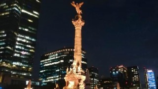 Iluminan Monumentos de Amarillo por día Mundial de la Endometriosis