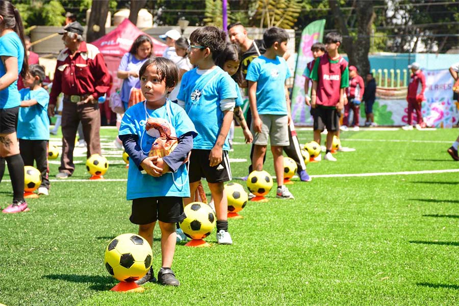 Clara inaugura canchas pioneras del 71_0000s_0004_sobse.jpg