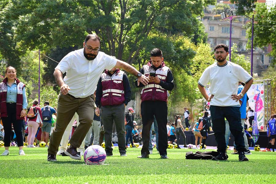Clara inaugura canchas pioneras del 71_0000s_0008_sobse.jpg