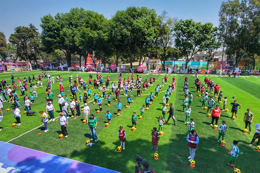 Clara inaugura canchas pioneras del 71_0000s_0011_sobse.jpg