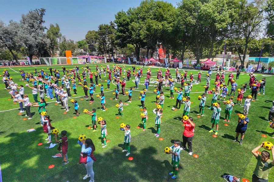 Clara inaugura canchas pioneras del 71_0000s_0012_sobse.jpg